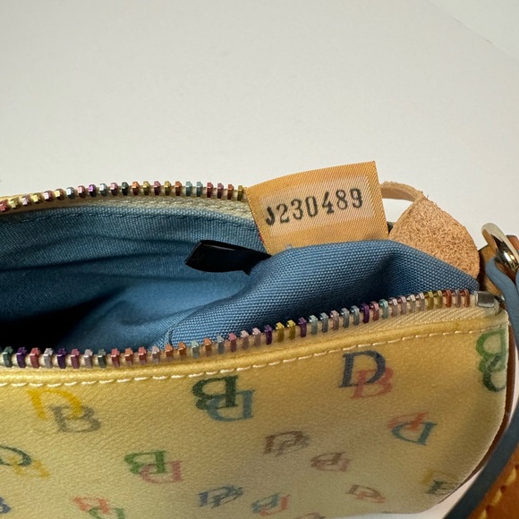 VTG SET DOONEY AND BOURKE multicolor monogram barrel and shoulder bags - Picture 3 of 7